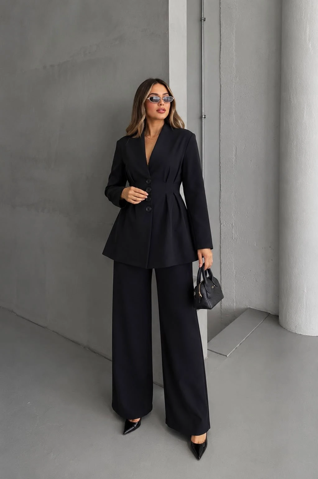 Belden Oturtmalı Blazer Ceketli Takım Siyah